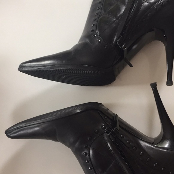 Burberry London quilted and studded ankle boots. - Picture 7 of 7